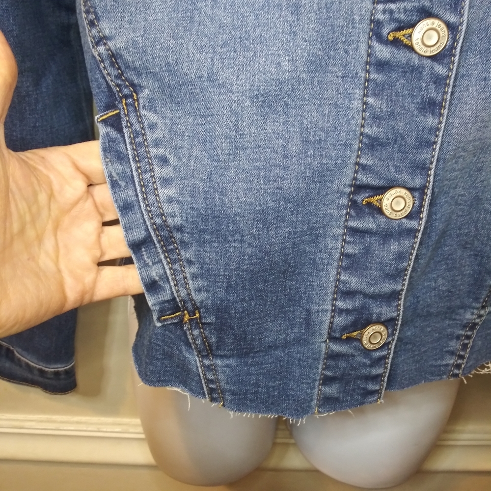 Kensie Jeans Distressed Raw Hem, Tapered Fit, Shirt Style Denim Jacket - Picture 3 of 10